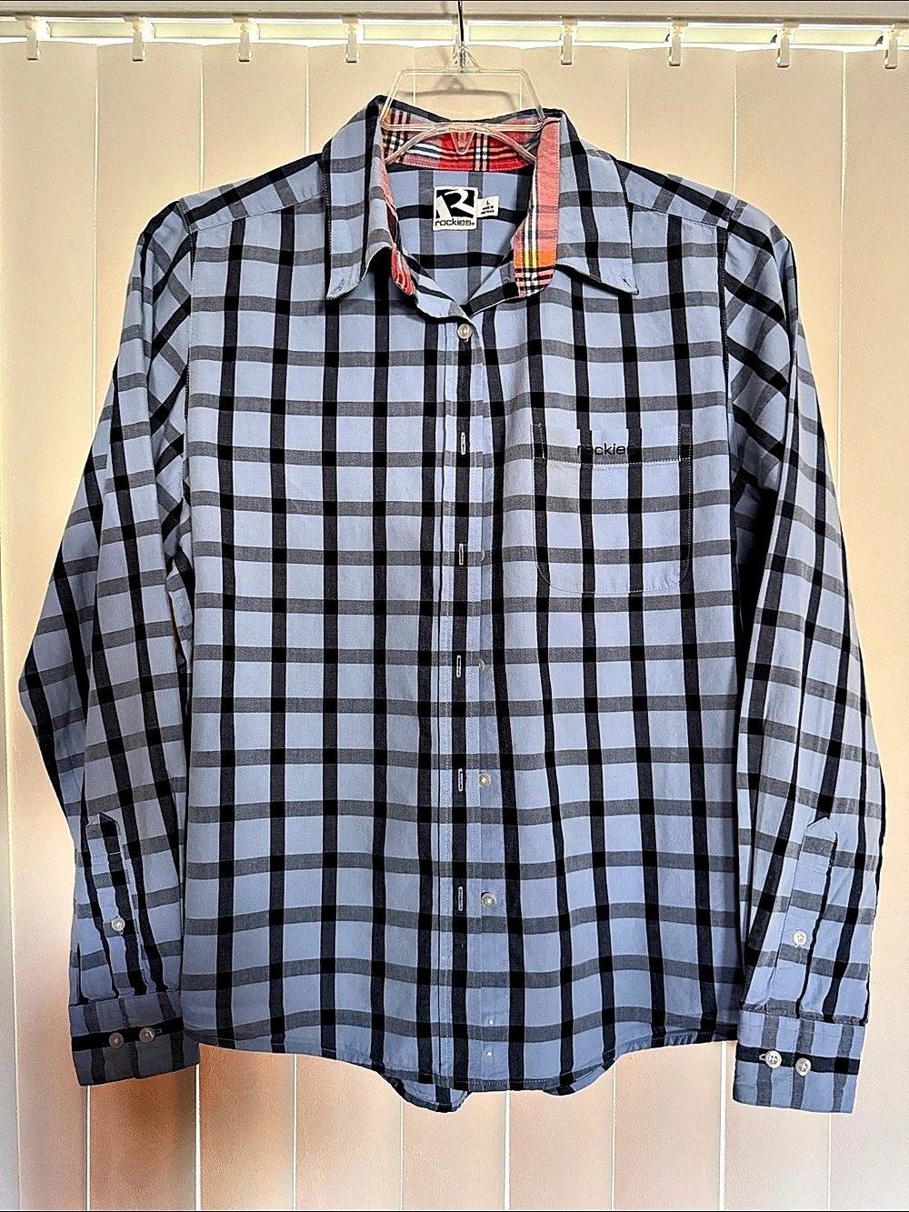 Rockies Plaid Button Down Western shirt in Blue & Black Size Women’s Large